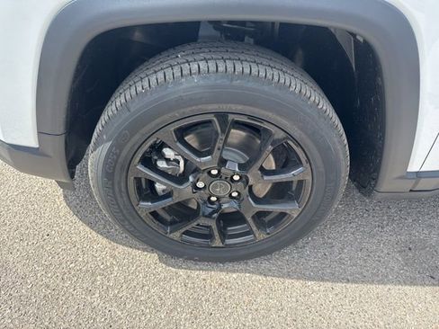 New 2026 Jeep Compass Latitude image 7