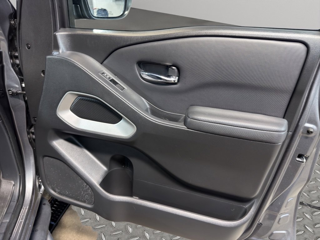 Used 2022 Nissan Frontier SV AWD/4WD image 21