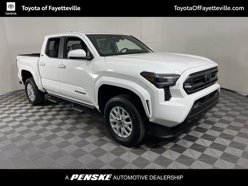 Certified 2025 Toyota Tacoma SR5 image 14