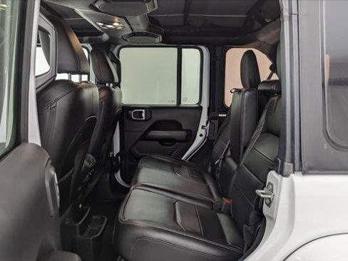 Used 2023 Jeep Wrangler Unlimited Sahara image 17