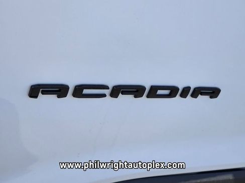 Used 2023 GMC Acadia SLT w/ Elevation Edition FWD image 17