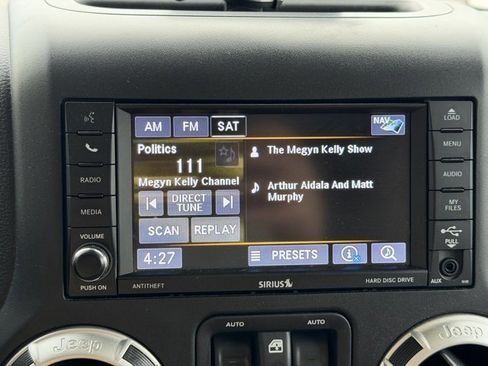 Used 2018 Jeep Wrangler Unlimited Rubicon w/ Connectivity Group image 29