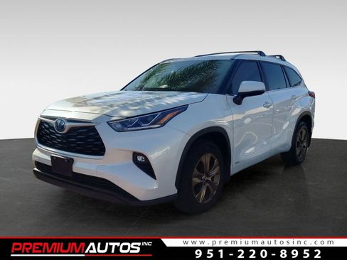 Used 2023 Toyota Highlander Bronze Edition image 1