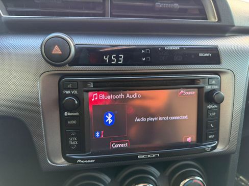 Used 2015 Scion tC 2D Hatchback image 27