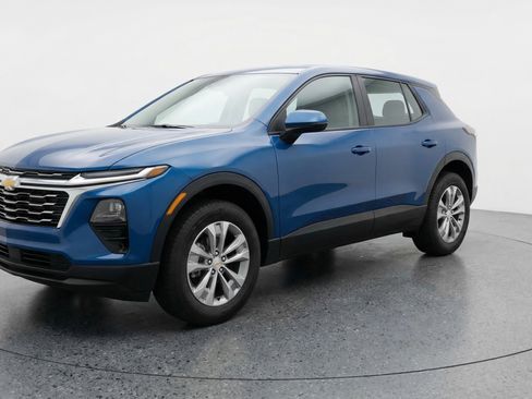 Used 2025 Chevrolet Equinox LT image 3