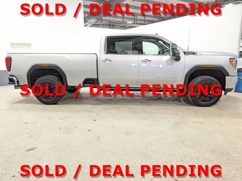 Used 2022 GMC Sierra 3500 Denali w/ Denali Ultimate Package image 2
