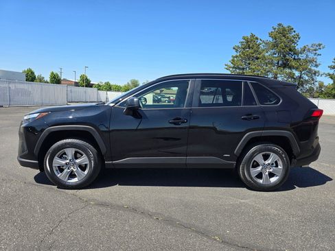 Used 2025 Toyota RAV4 LE AWD/4WD image 3