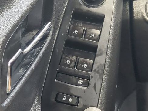 Used 2021 Chevrolet Trax LT w/ LT Convenience Package image 22