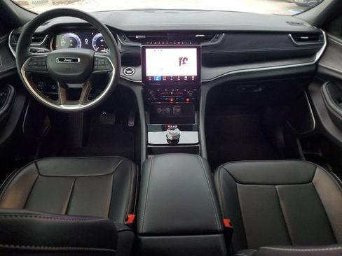 Certified 2025 Jeep Grand Cherokee Limited w/ Luxury Tech Group II RWD image 19