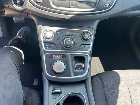 Used 2015 Chrysler 200 Limited w/ Convenience Group FWD image 14