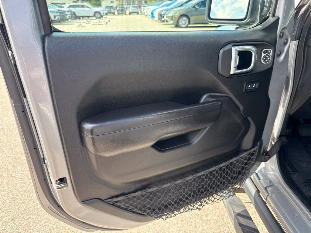 Certified 2021 Jeep Gladiator Rubicon AWD/4WD image 19