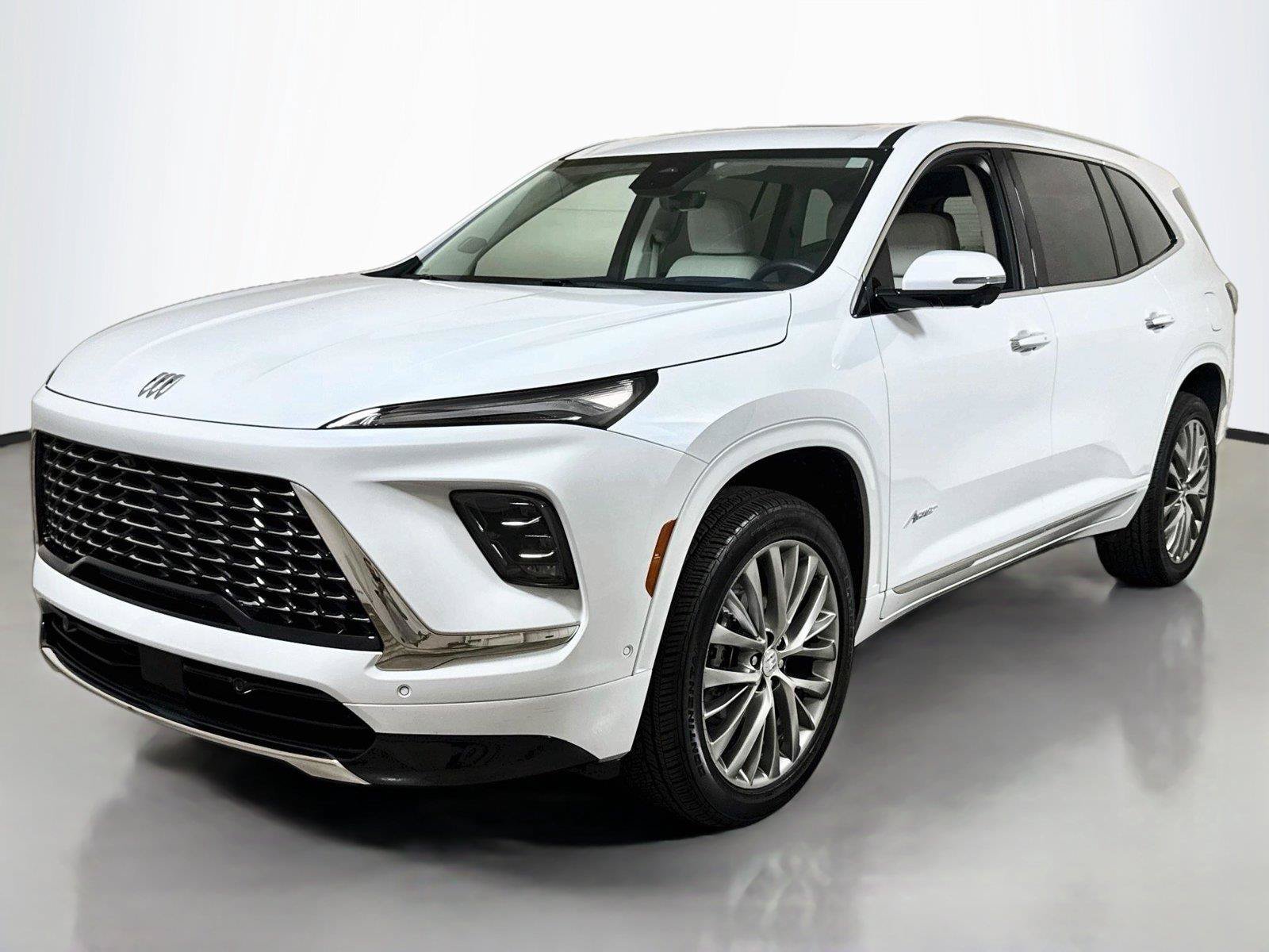 Used 2026 Buick Enclave Avenir w/ Super Cruise Package FWD image 1