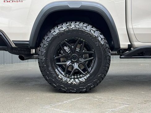 Used 2026 Chevrolet Colorado Trail Boss AWD/4WD image 12