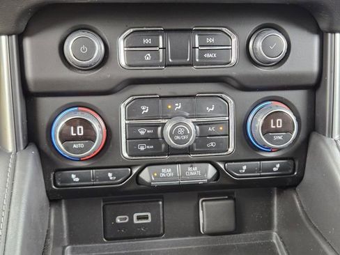 Used 2022 Chevrolet Tahoe Z71 AWD/4WD image 19