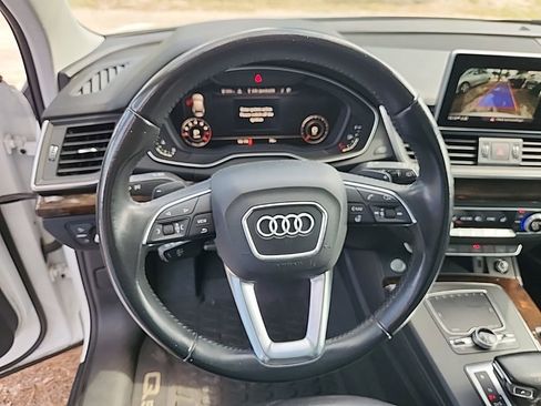 Used 2019 Audi Q5 2.0T Premium Plus w/ Premium Plus Package AWD/4WD image 4
