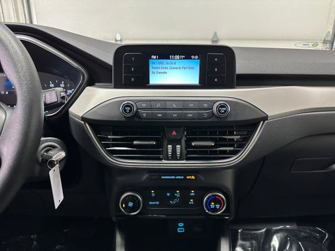 Certified 2022 Ford Escape S image 16