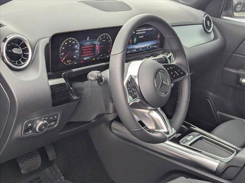 New 2025 Mercedes-Benz GLA 250 image 3