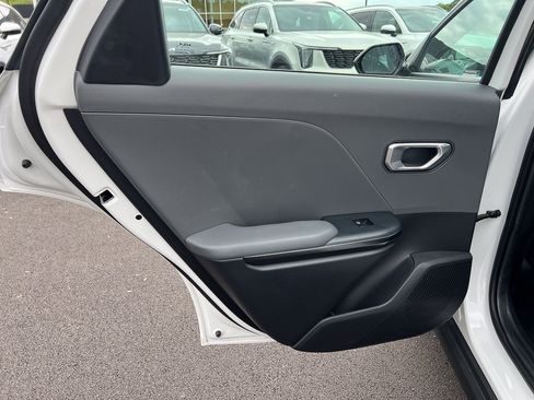 Used 2025 Kia K4 FWD image 24