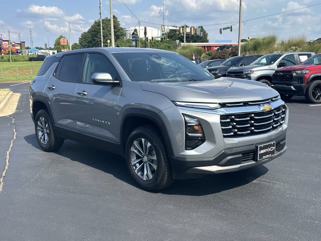 Used 2026 Chevrolet Equinox LT w/ Convenience Package II AWD/4WD image 2