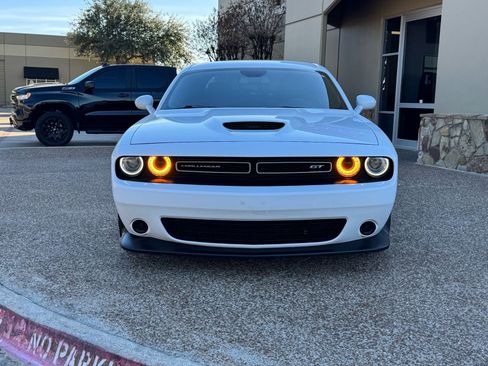 Used 2023 Dodge Challenger GT image 2