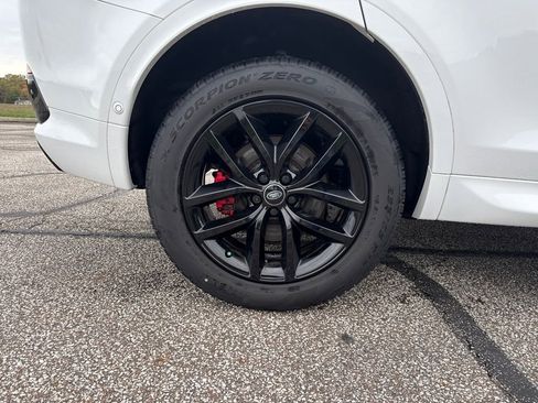 New 2024 Land Rover Discovery Sport S image 5