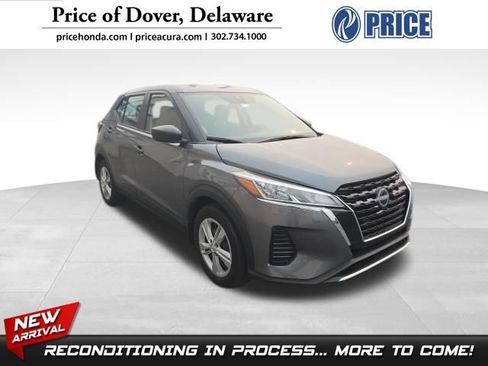 Used 2024 Nissan Kicks S FWD image 1