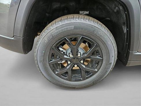 New 2026 Jeep Grand Cherokee Altitude image 8