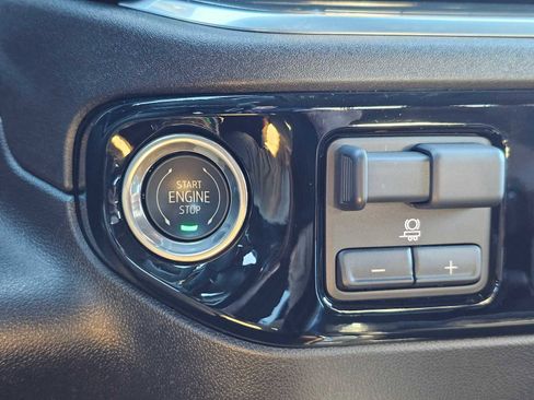 Used 2025 Chevrolet Silverado 3500 High Country w/ Technology Package image 30