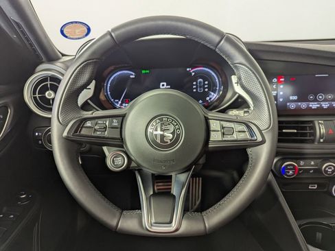 Used 2024 Alfa Romeo Giulia Veloce AWD/4WD image 38