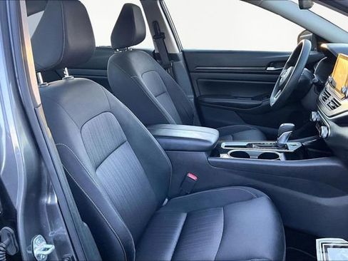 Used 2024 Nissan Altima 2.5 SV image 20