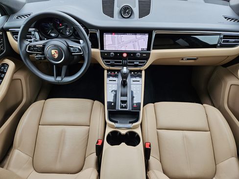Certified 2025 Porsche Macan image 24