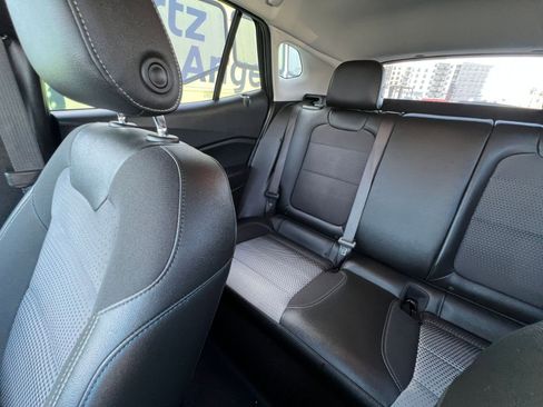 Used 2025 Chevrolet Trax LT FWD image 44