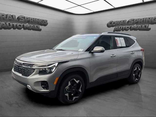 Used 2025 Kia Seltos EX w/ EX Sunroof Package AWD/4WD image 3
