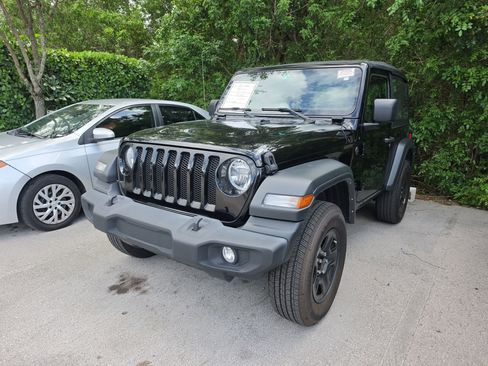 Used 2023 Jeep Wrangler Sport AWD/4WD image 3