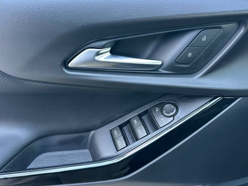 New 2026 Chevrolet Equinox LT w/ Safety and Technology Package FWD image 11