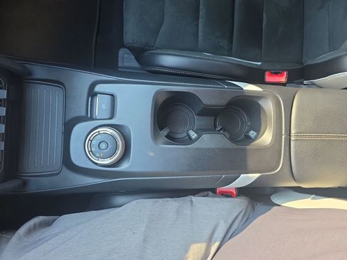 Used 2022 Ford Mustang Shelby GT500 w/ Technology Package image 36