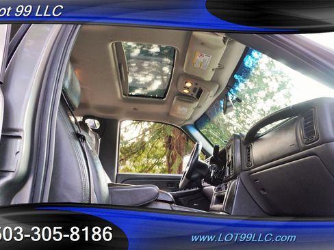 Used 2006 Chevrolet Silverado 2500 LT w/ Heavy-Duty Power Package image 3