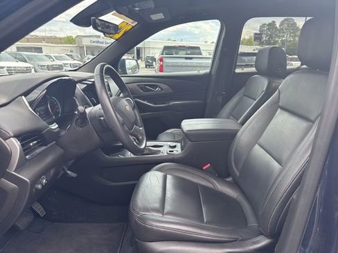 Used 2022 Chevrolet Traverse LT w/ LT Premium Package FWD image 6