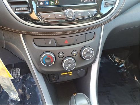 Used 2022 Chevrolet Trax LS w/ Tint and Cruise Package image 18