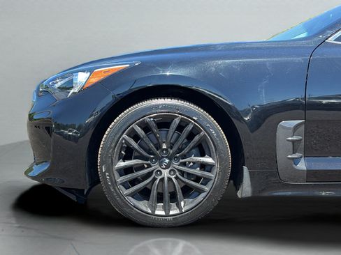 Used 2018 Kia Stinger AWD/4WD image 27