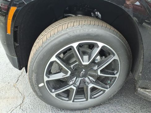 New 2026 Chevrolet Suburban RST image 16