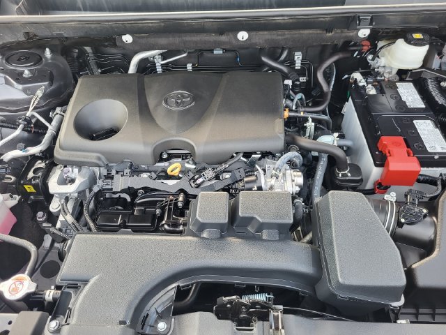 Used 2025 Toyota RAV4 XLE AWD/4WD image 10