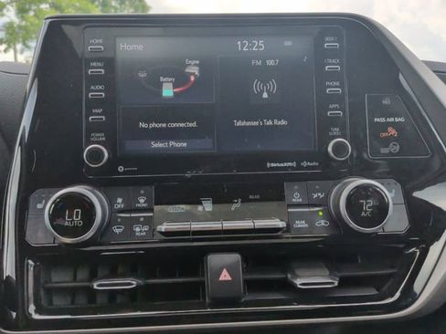 Used 2021 Toyota Highlander XLE FWD image 23