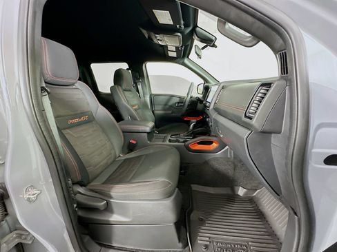 Used 2022 Nissan Frontier PRO-4X w/ Technology Package AWD/4WD image 26