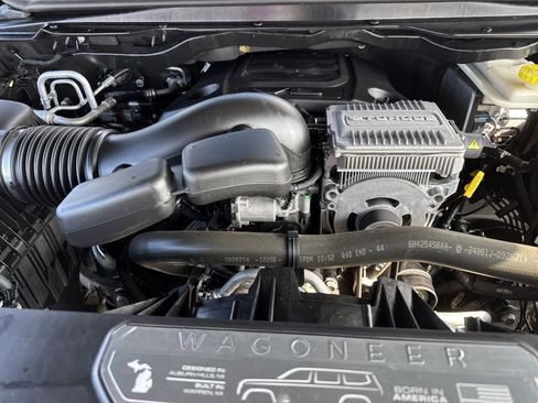 Used 2022 Jeep Wagoneer Series III w/ Premium Group I image 34