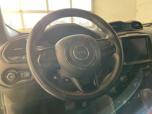Used 2022 Jeep Renegade Altitude w/ Convenience Group AWD/4WD image 14