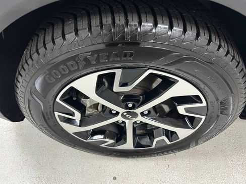 Used 2023 Kia Sportage EX FWD image 9