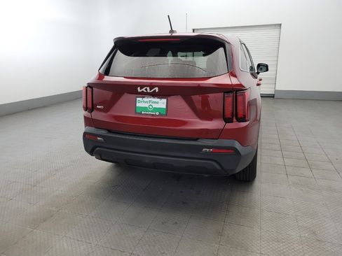 Used 2022 Kia Sorento LX image 7