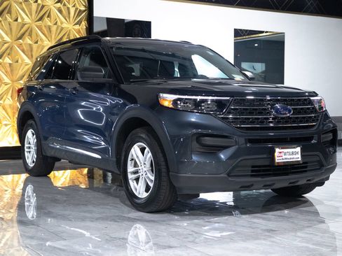 Used 2023 Ford Explorer XLT AWD/4WD image 1