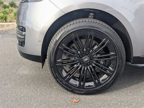 Used 2024 Land Rover Range Rover SE image 10